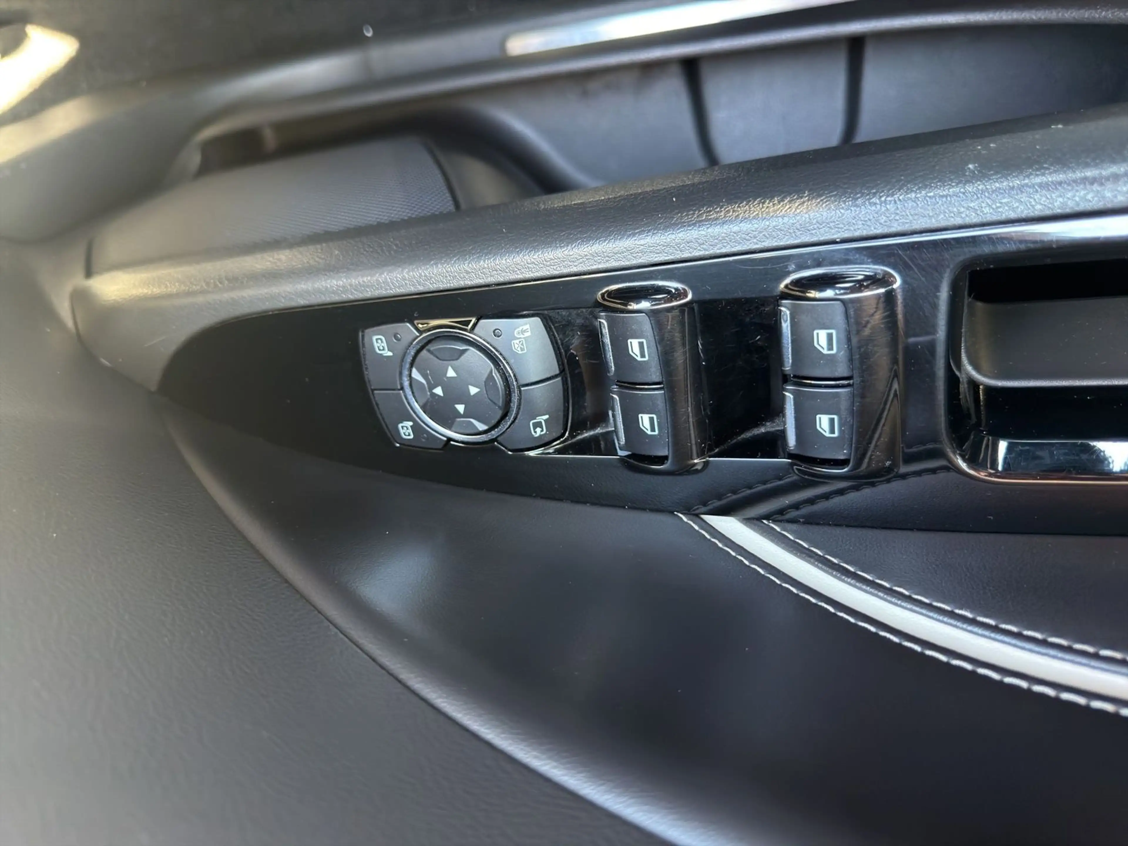 Ford Mondeo 2.0 TDCi Vignale Start/Stopp — photo 10