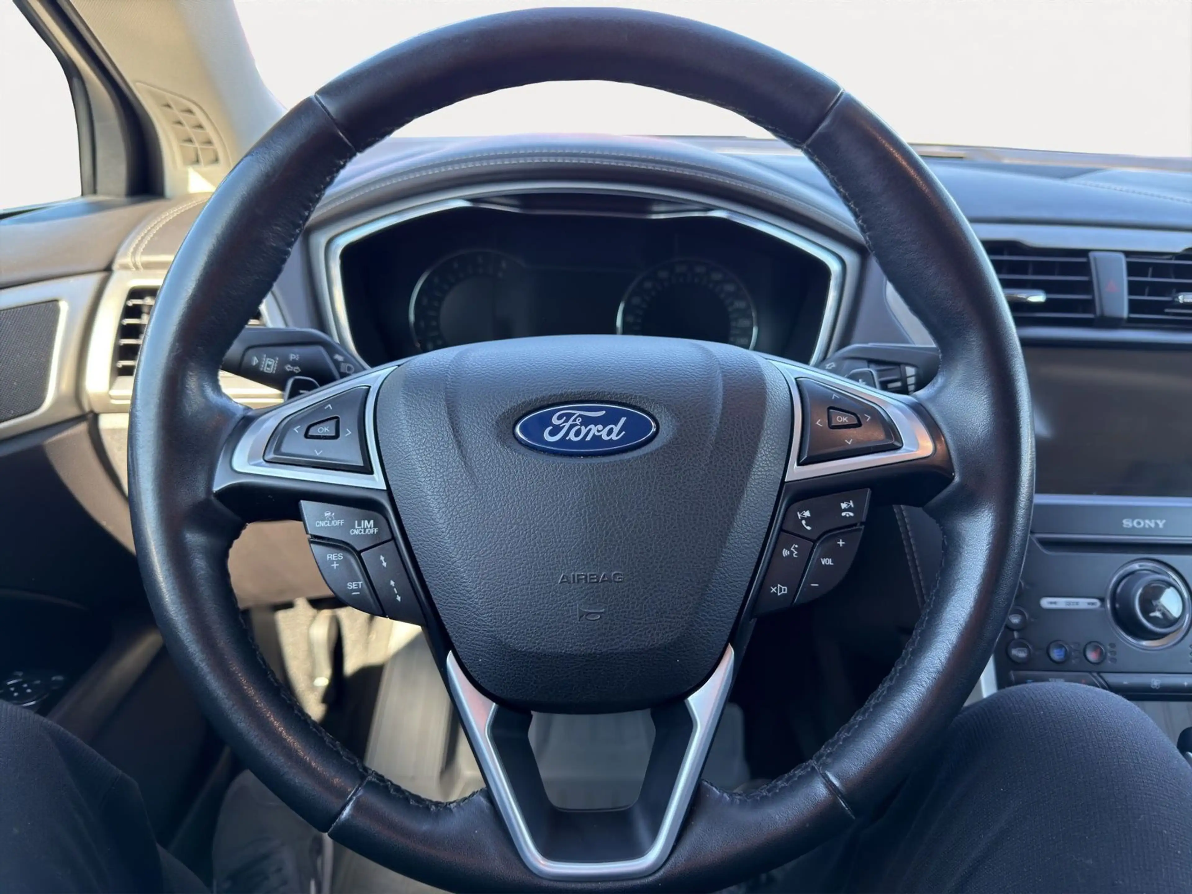 Ford Mondeo 2.0 TDCi Vignale Start/Stopp — photo 8