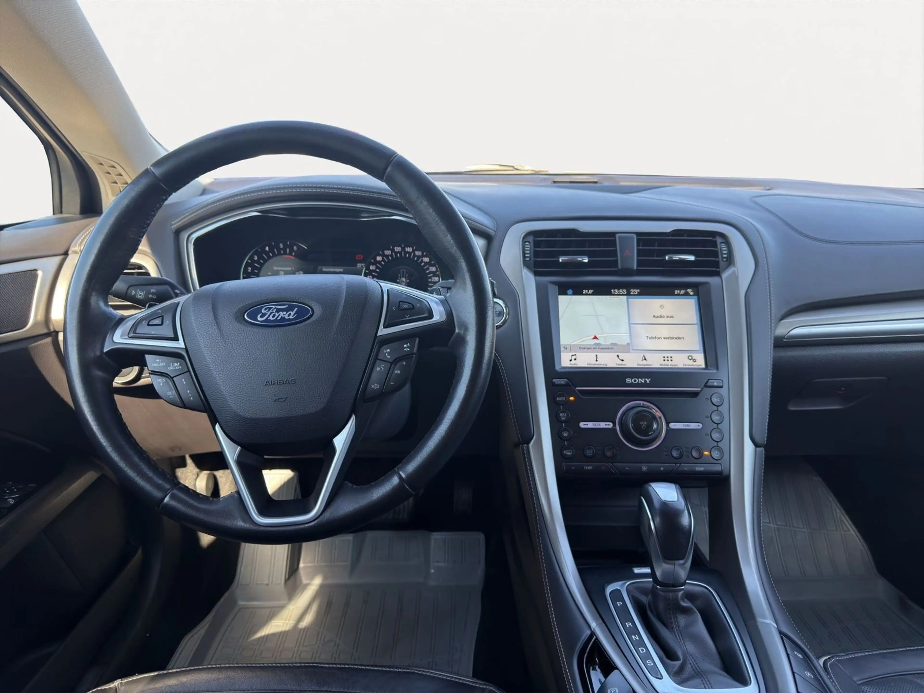 Ford Mondeo 2.0 TDCi Vignale Start/Stopp — photo 12