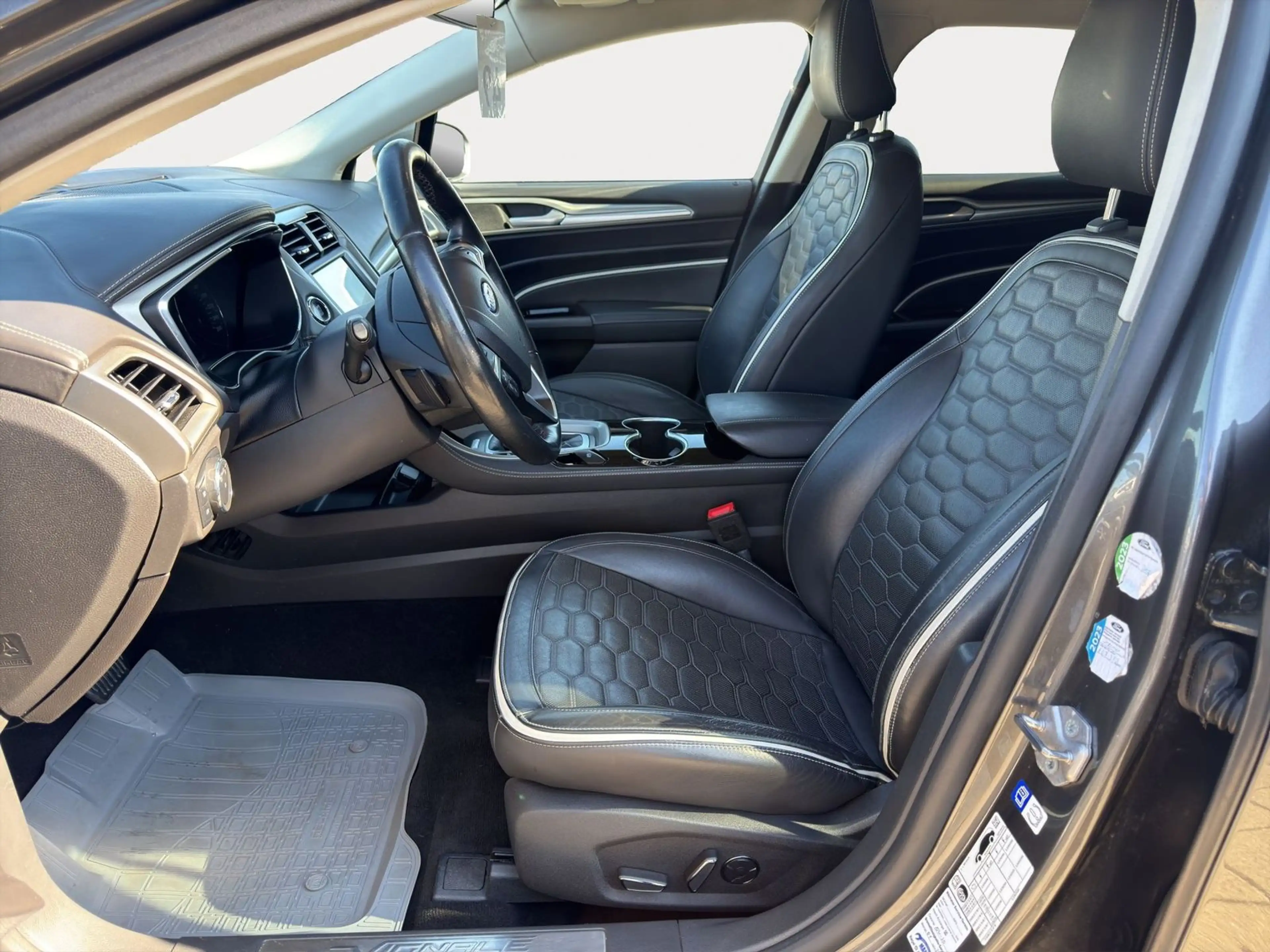 Ford Mondeo 2.0 TDCi Vignale Start/Stopp — photo 7