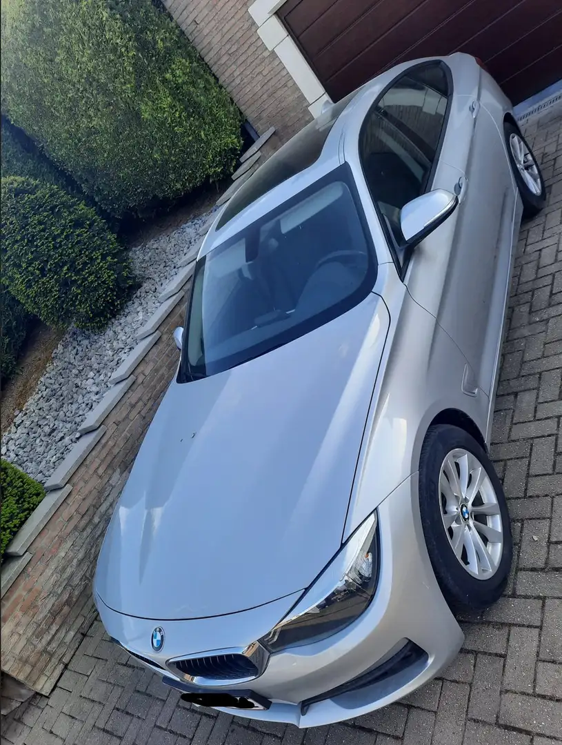 BMW 318 318d GT Modern Line Plateado - 1