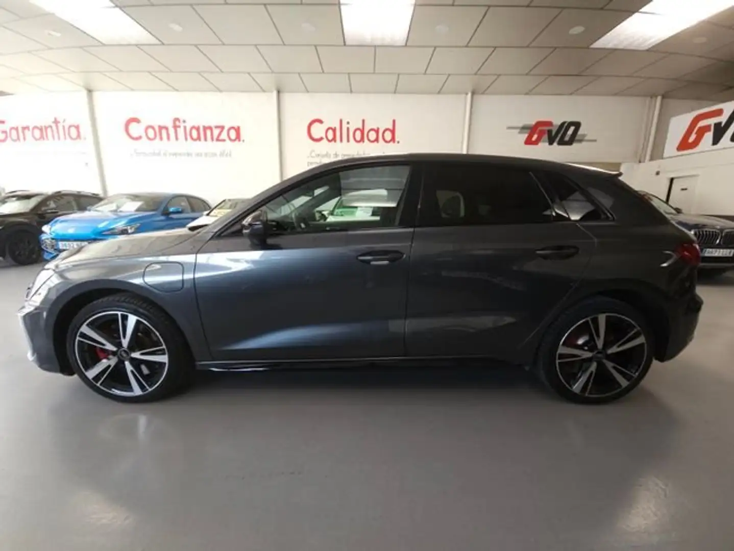 Audi A3 45 TFSIe  S TRONIC S LINE Gris - 2