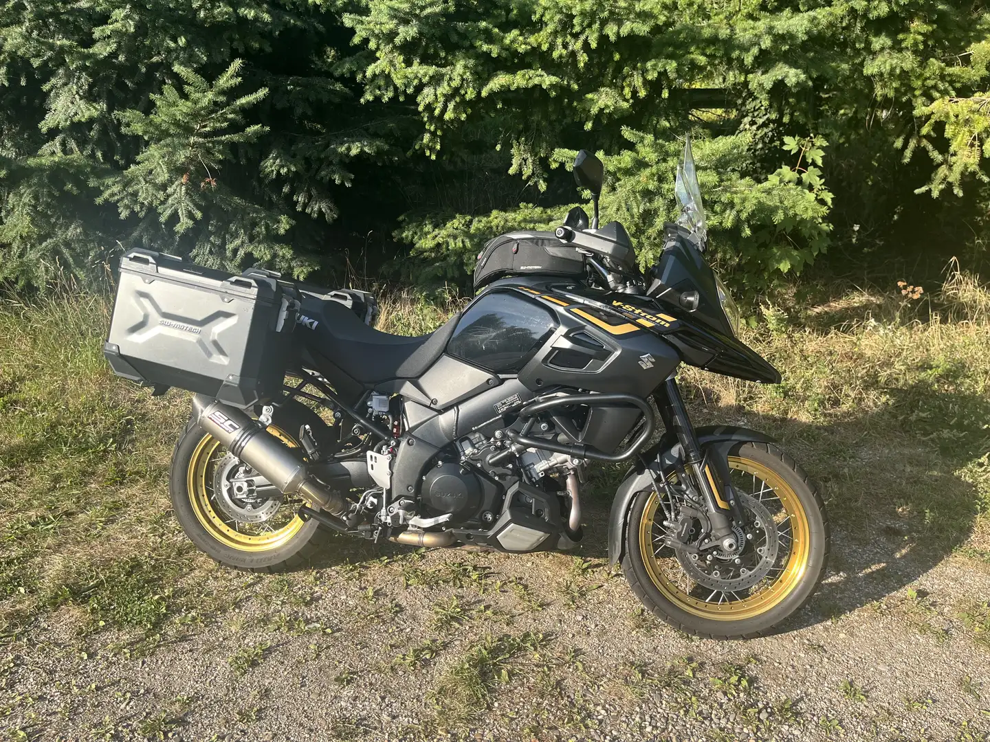 Suzuki V-Strom 1000 XT - 1