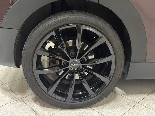 Mini Hatch view 9