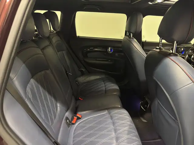 Mini Hatch view 5