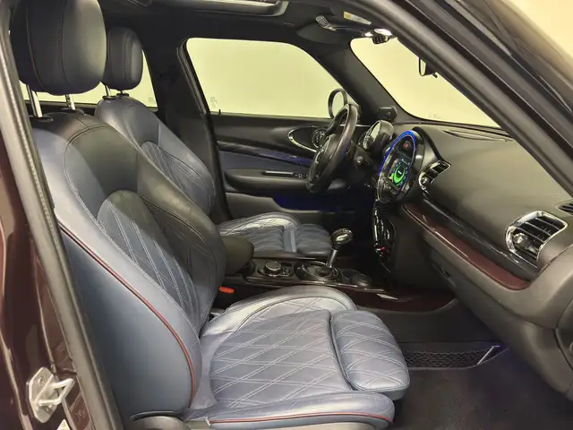 Mini Hatch view 3