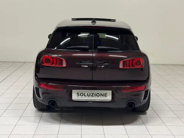 Mini Hatch view 7