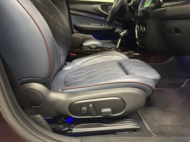 Mini Hatch view 12