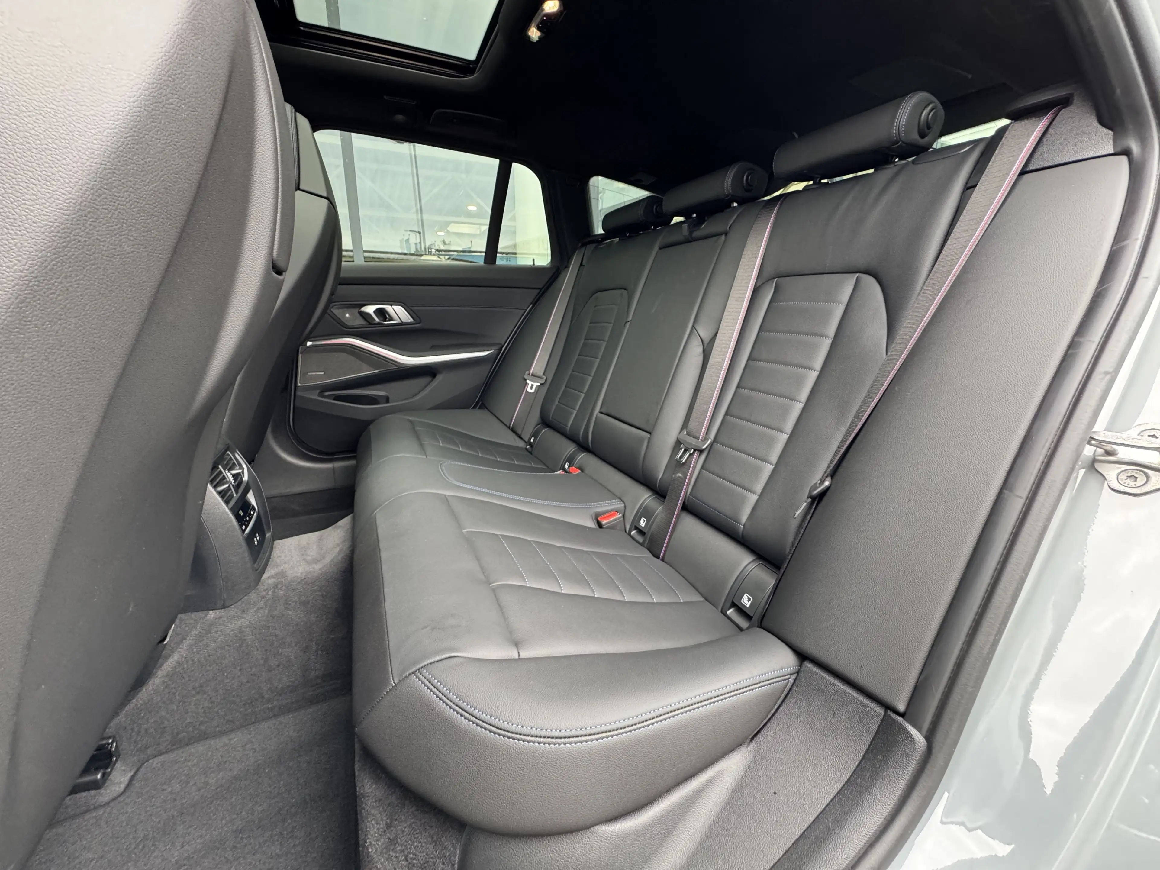 BMW 340 M340d xDrive M Sport Pro H&K StHzg PANO DA-Pro — photo 9