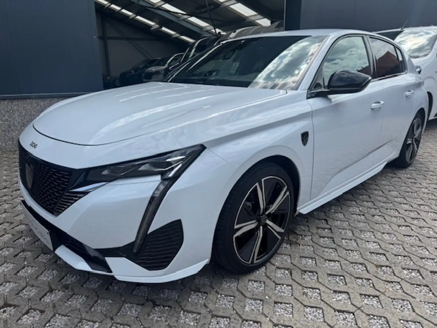 Peugeot 308 GT PURETECH EAT8 - CARPLAY/CAMERA/25000 km!! Wit - 1