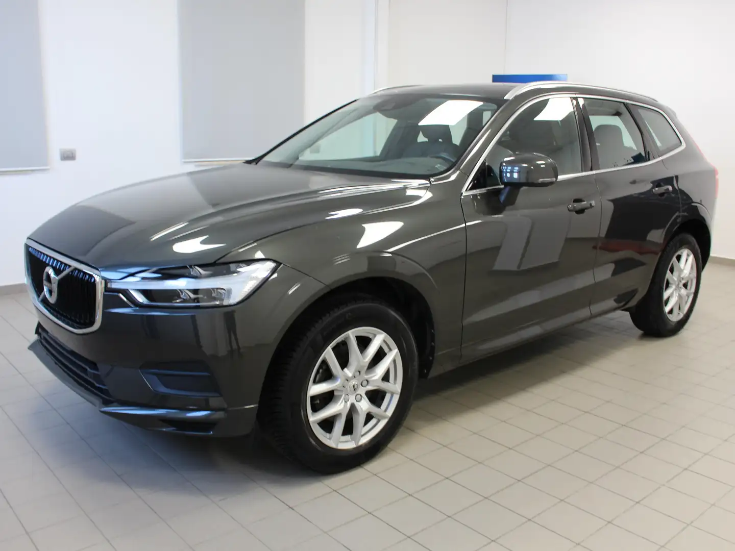 Volvo XC60 XC60 2.0 d3 Momentum Pro Grigio - 1