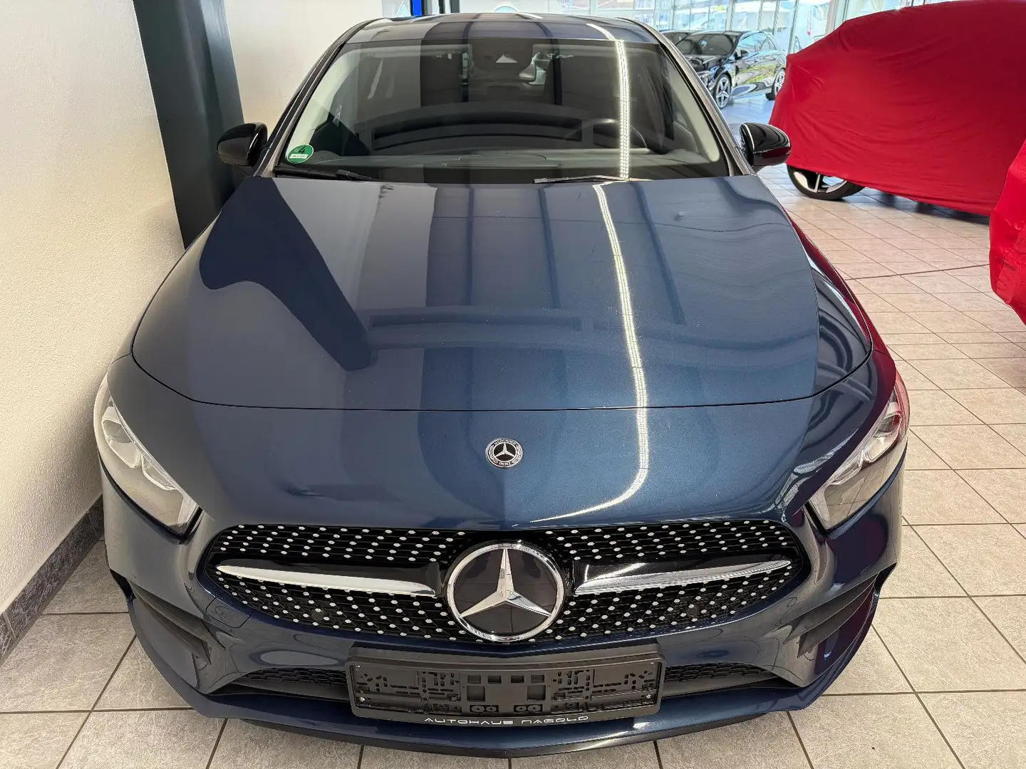Mercedes-Benz A 160 AMG Line Navi LED SHZ Temp Blau - 2