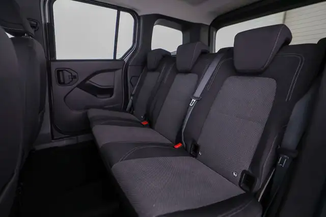 Mercedes-Benz T-Class view 9