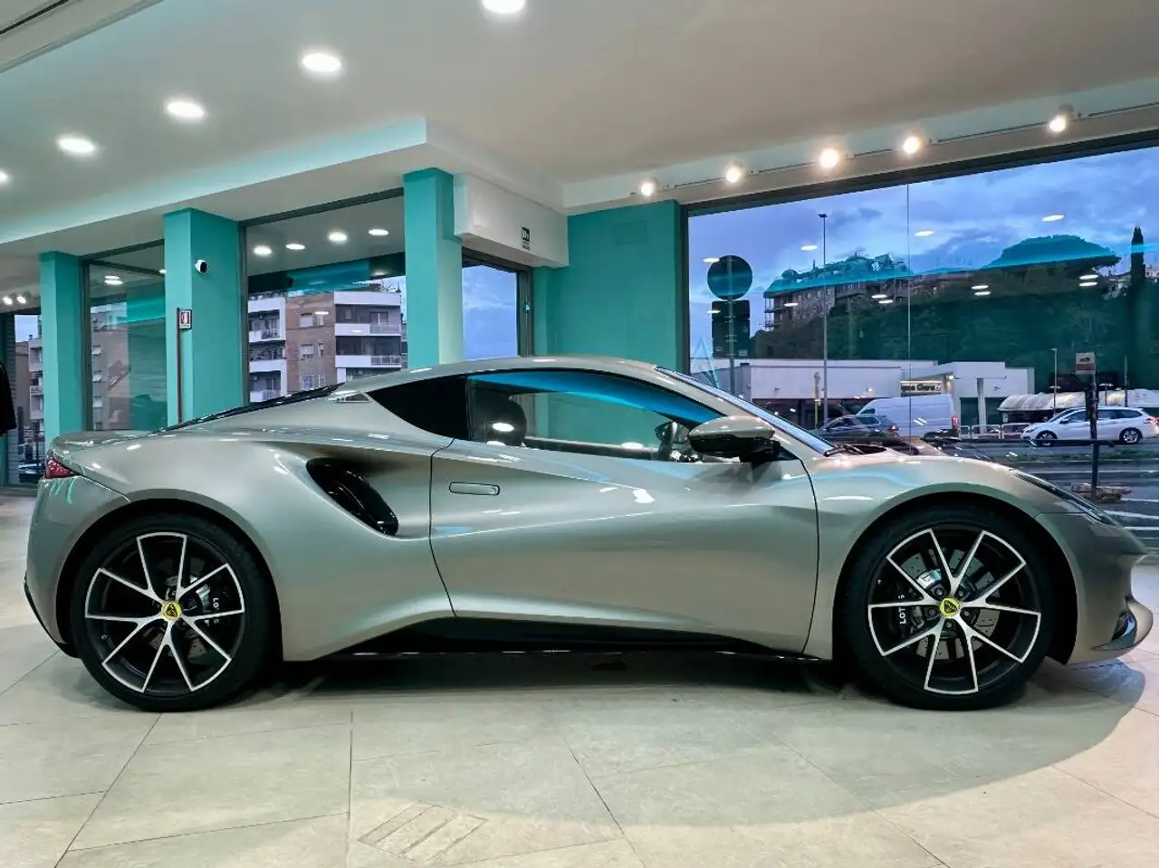 Lotus Emira 2023