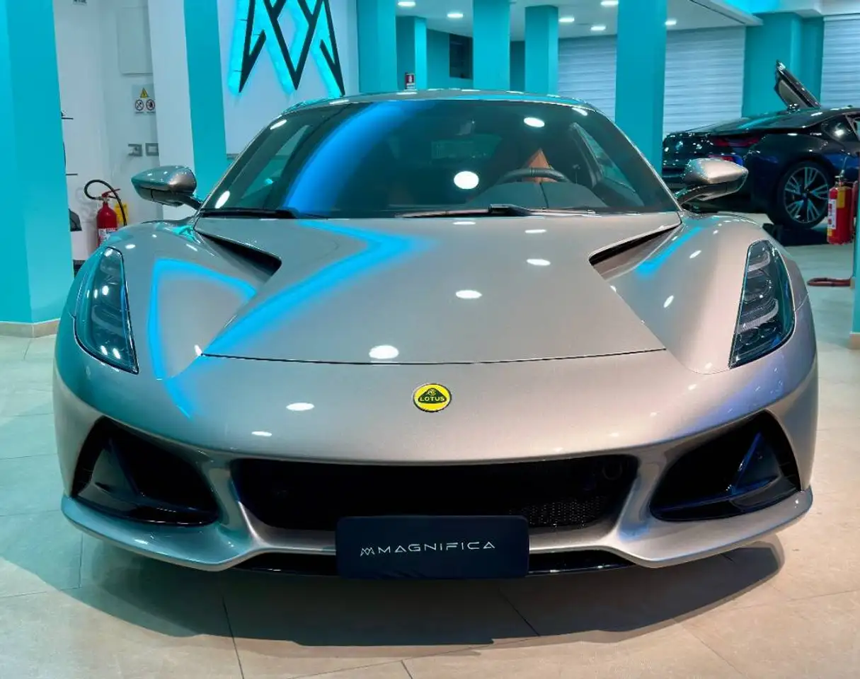 Lotus Emira 2023