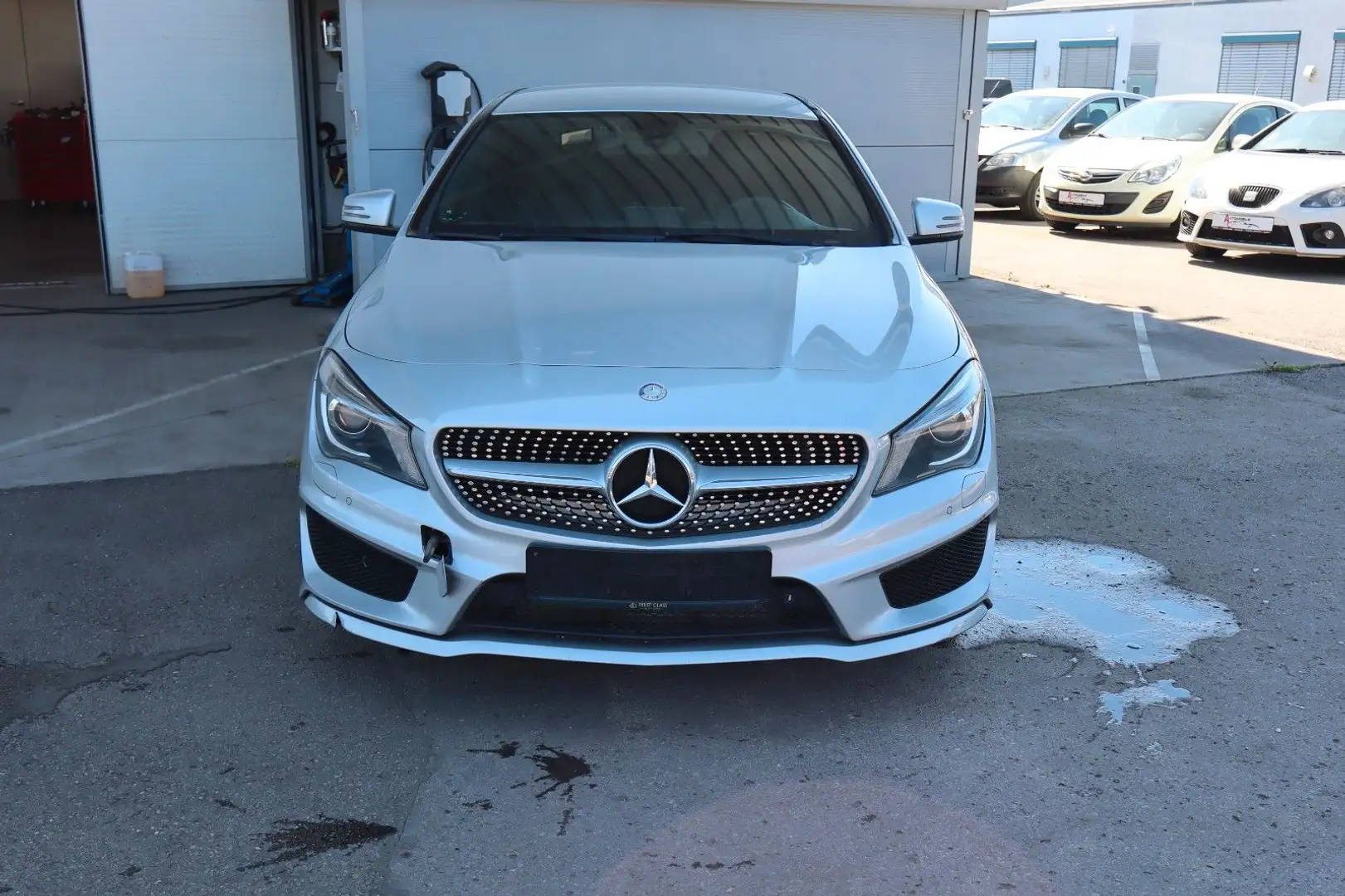 Mercedes-Benz CLA 220 CDI Coupe 7G AMG Line Navi_Kamera_Xenon Silber - 2