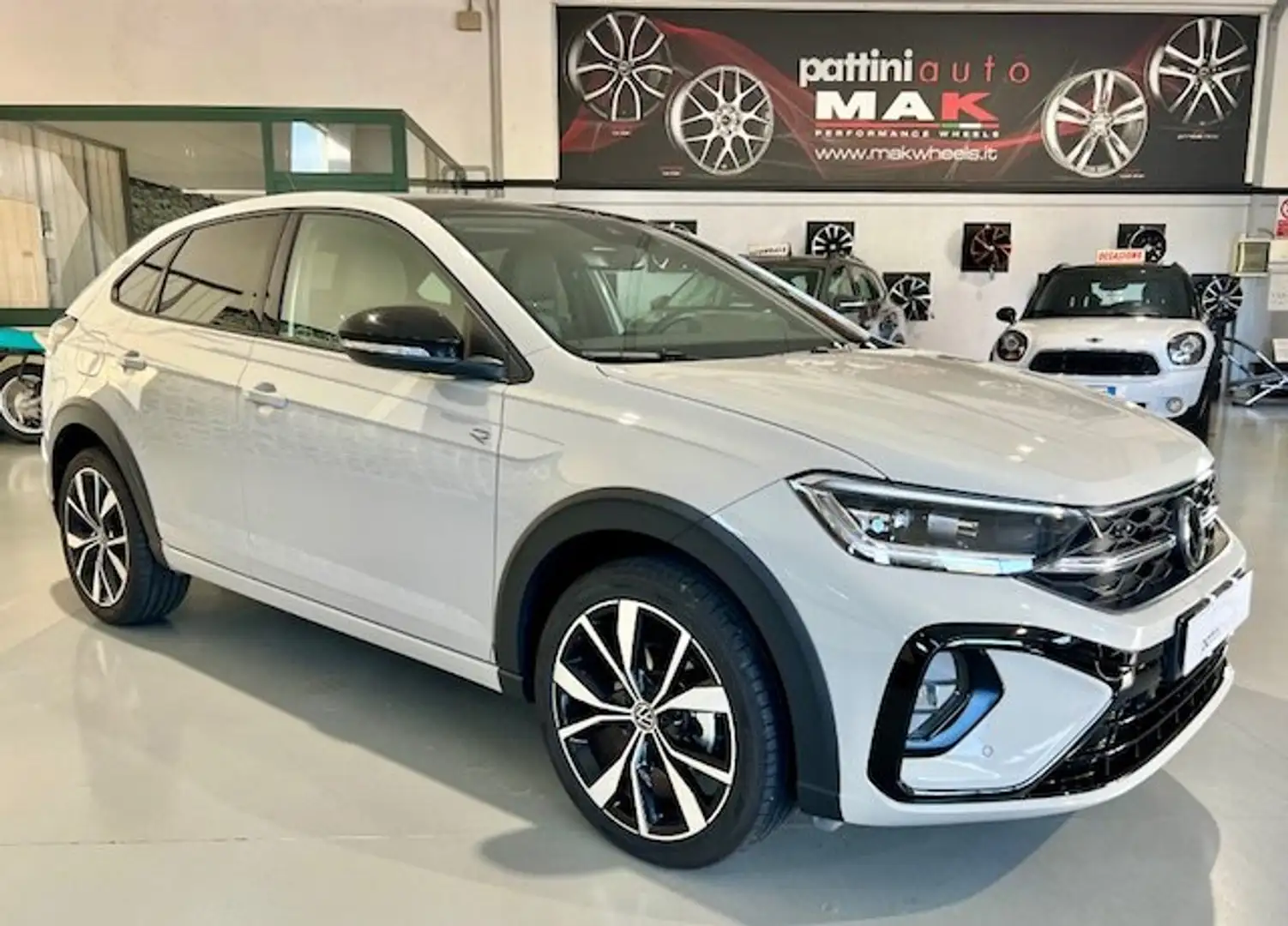 Volkswagen Taigo Taigo 1.0 tsi R-Line 115cv dsg Grigio - 2