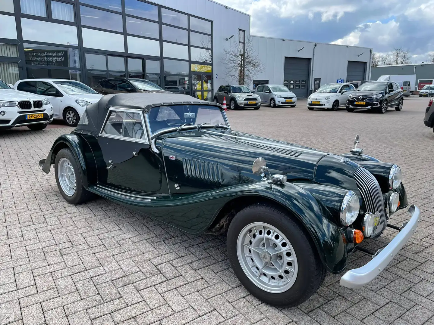 Morgan Plus 8 Plus 8 3.5 V8 2-seater Injection Grün - 2