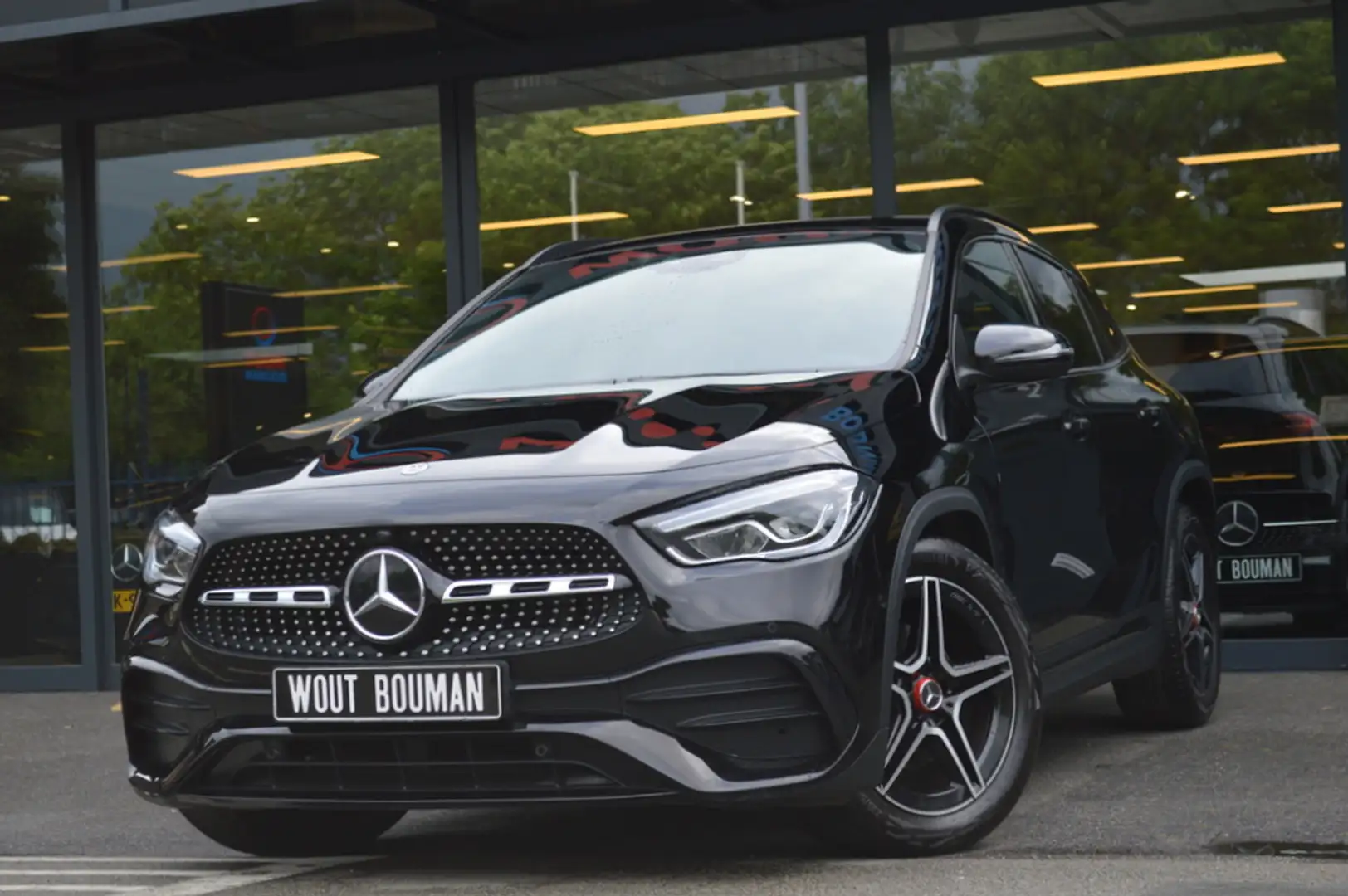 Mercedes-Benz GLA 200 AMG Led Widescreen Sfeer Camera Night Augmented Pd Negro - 1