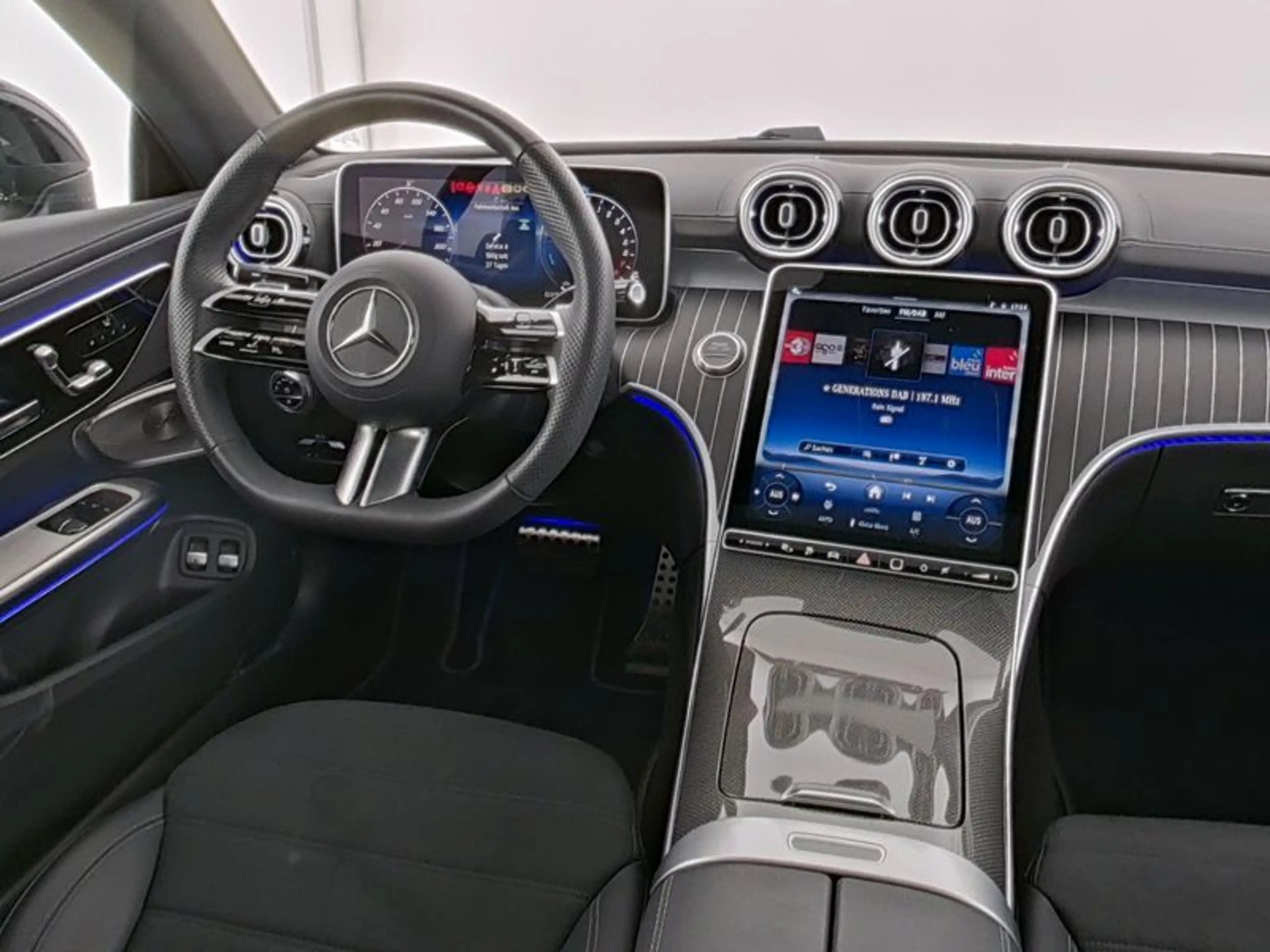 Mercedes-Benz CLE 300 e , AMG BURM NIGHT PREMIUM MEMO 360 PANO — photo 8