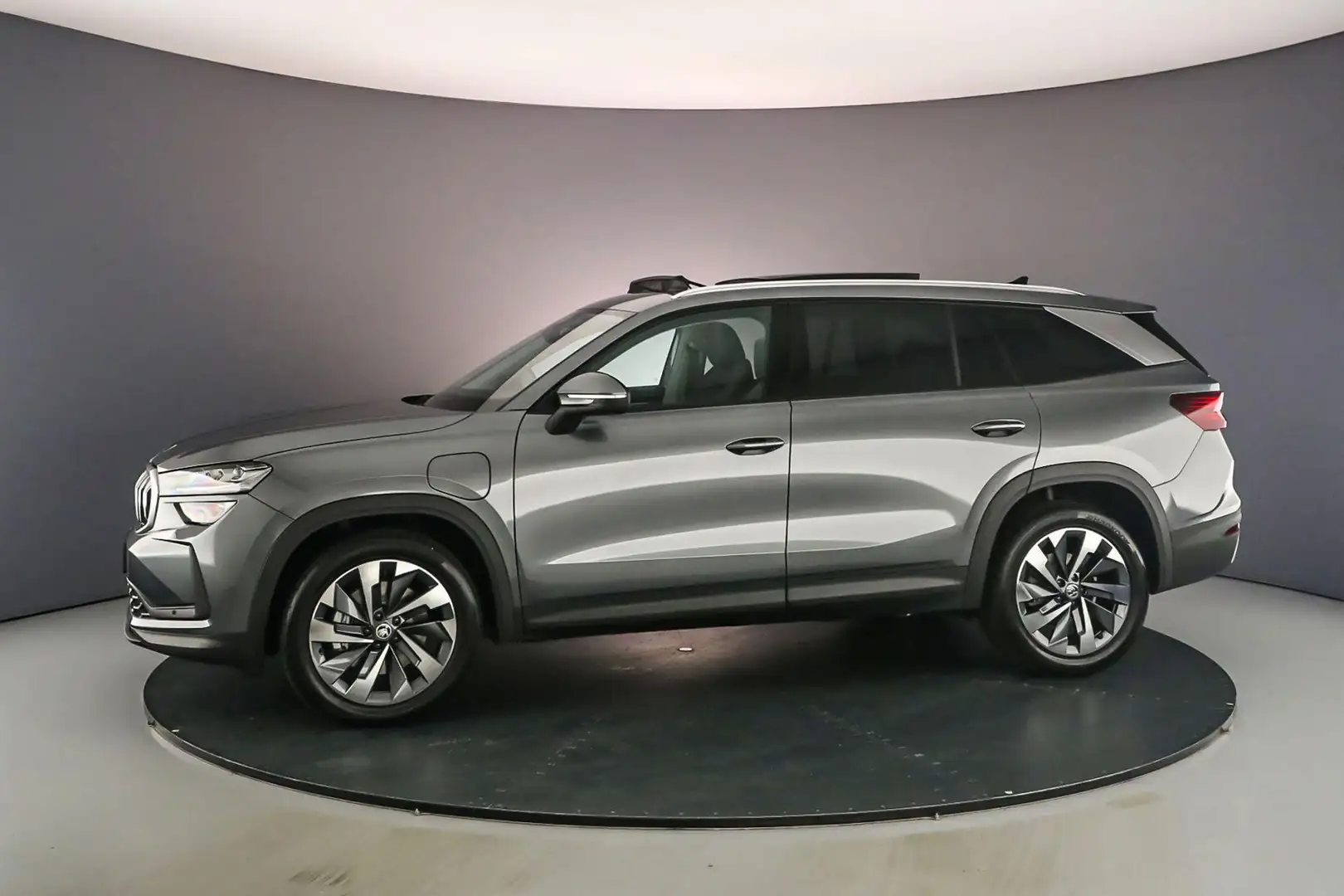 Skoda Kodiaq Business Edition 1.5 TSI PHEV 204pk DSG Automaat P Grijs - 2