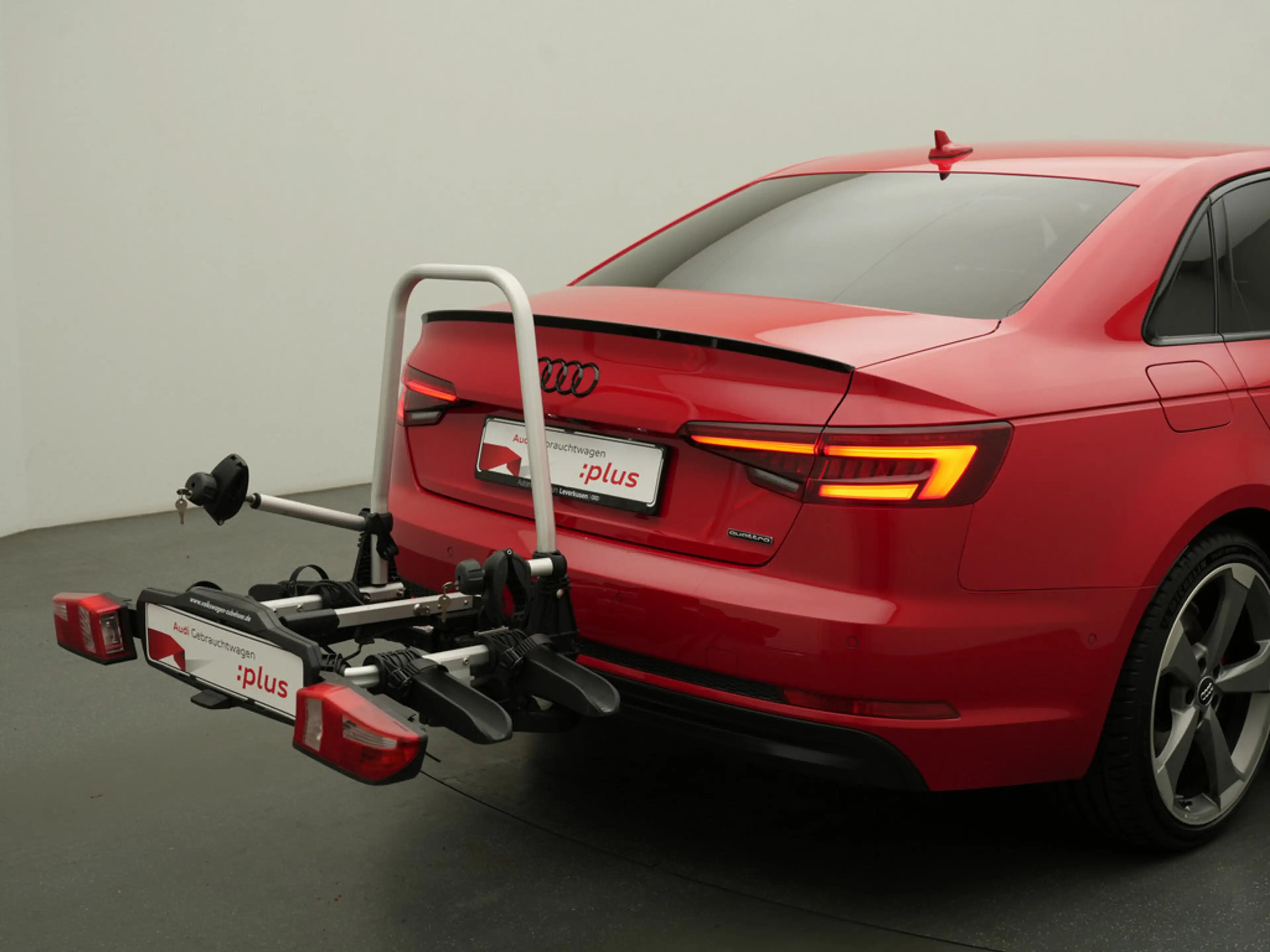 Audi A4 quattro S line ACC AHK NAVI B&O 360° KAM — photo 4