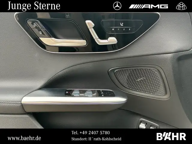 Mercedes-Benz 300 view 11