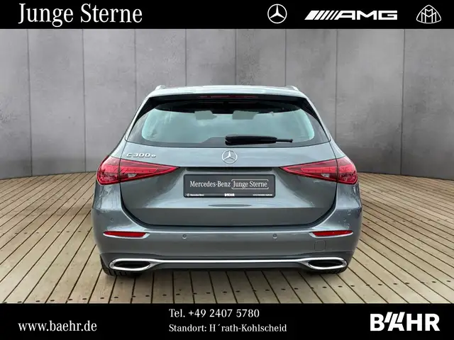 Mercedes-Benz 300 view 8