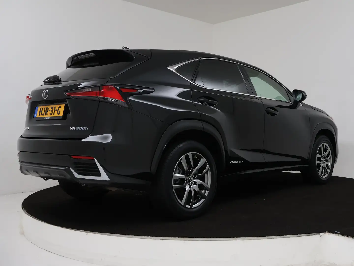 Lexus NX 300h AWD Luxury Edition | Navigatie | Panoramadak | sto Zwart - 2