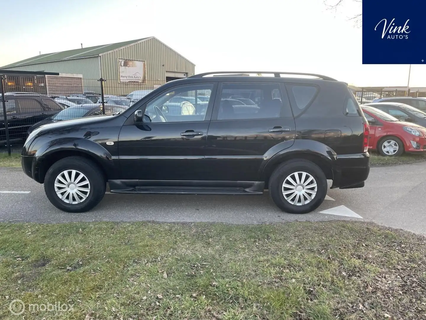 SsangYong Rexton RX 230 | AUTOMAAT | 3500 KG Trekgewicht | 5 Persoo Zwart - 2