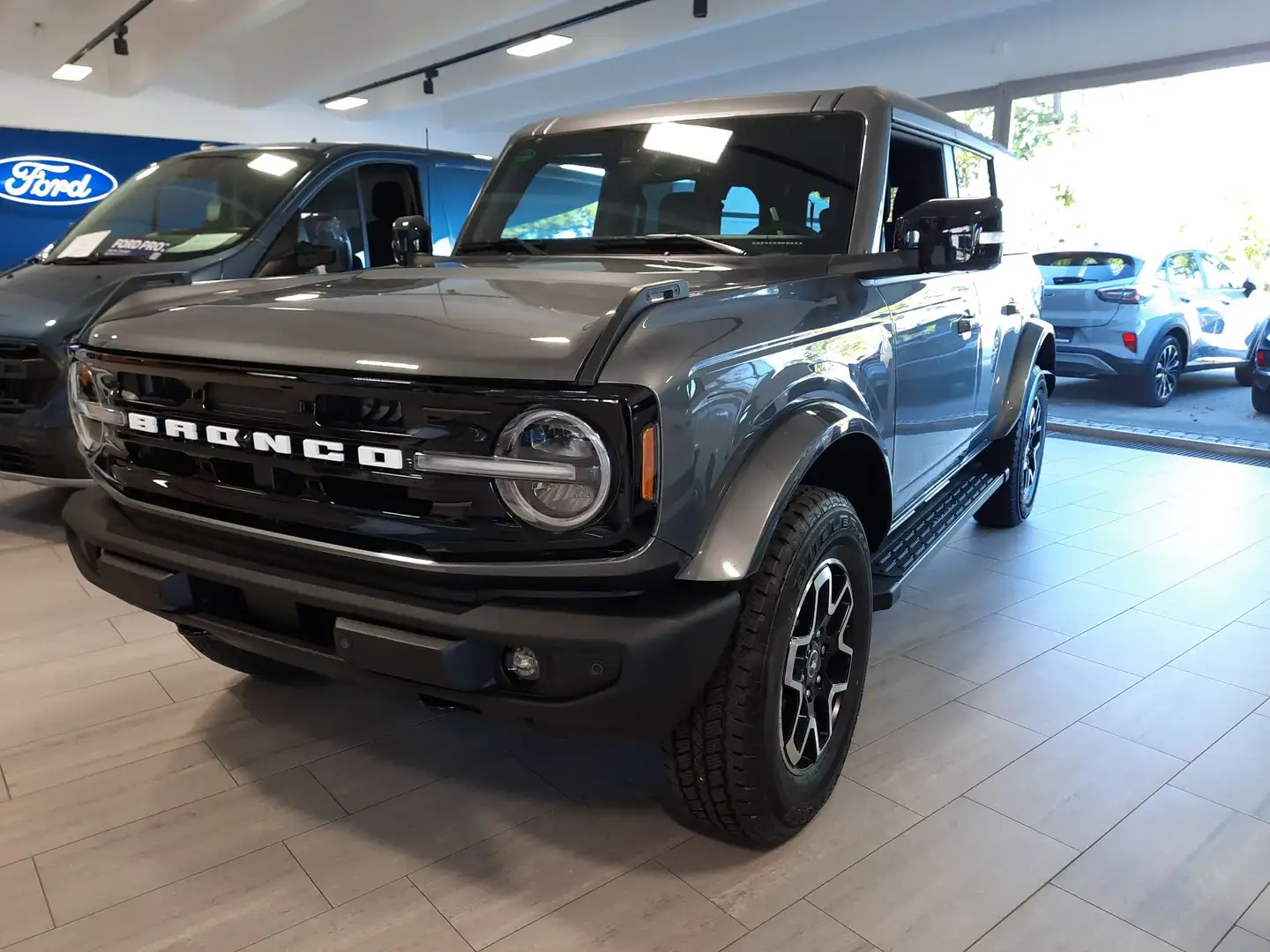 Ford Bronco 2.7l EcoBoost Outer Banks SHZ LM LED Grijs - 2