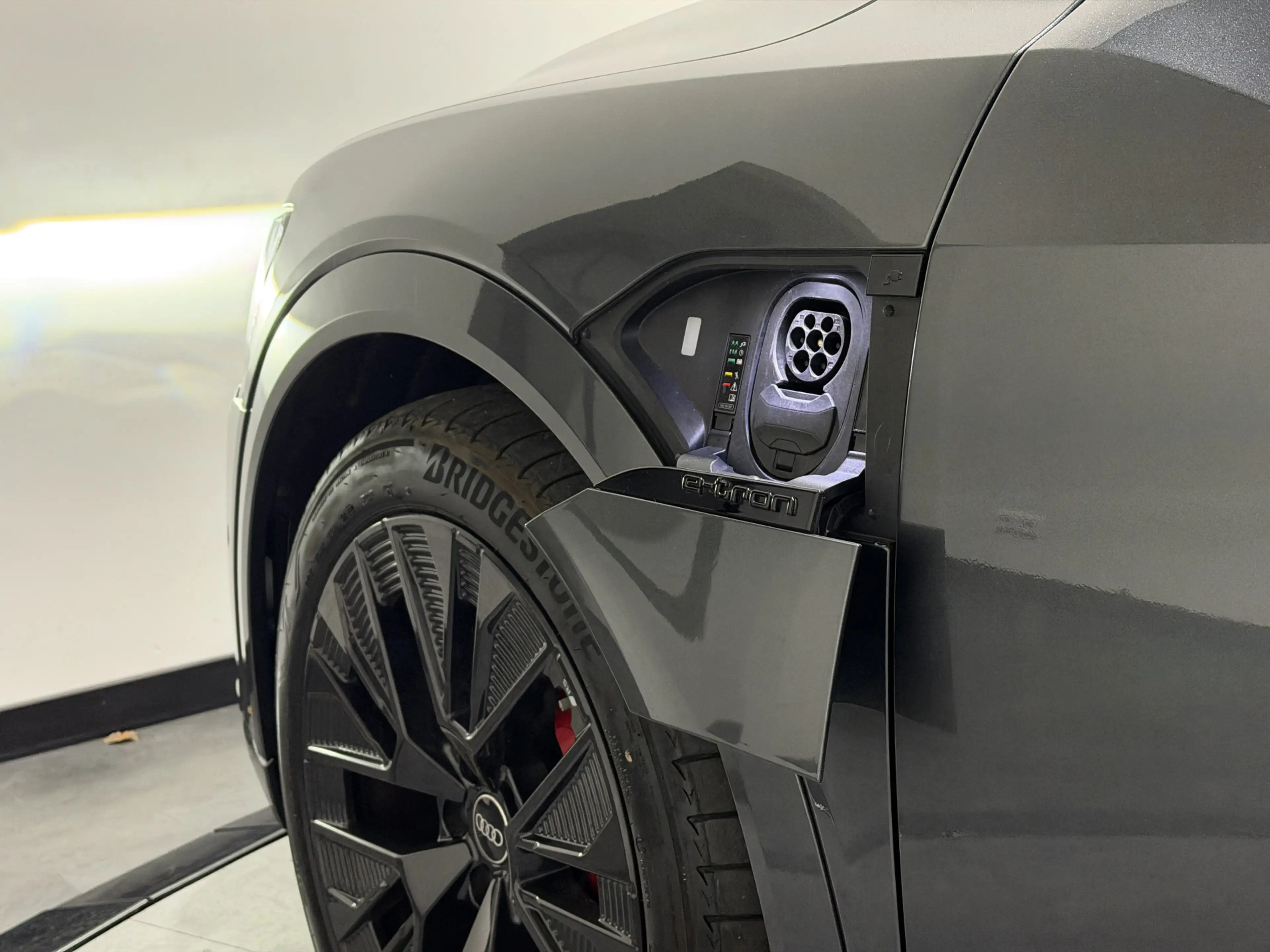 Audi Q8 e-tron Sportback 55 quattro S Edition 115 kWh | 22kW lade — photo 14