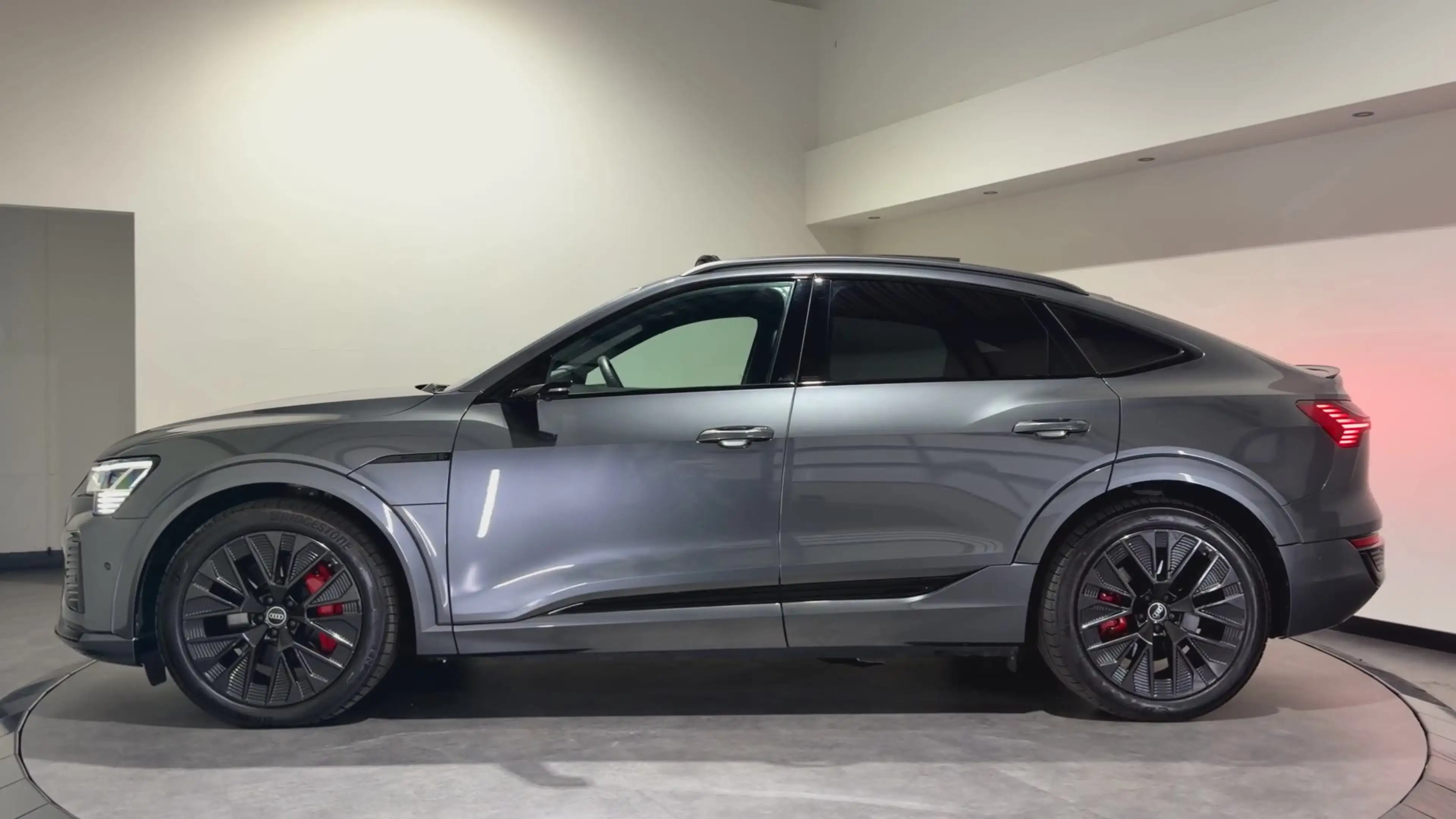 Audi Q8 e-tron Sportback 55 quattro S Edition 115 kWh | 22kW lade — photo 7