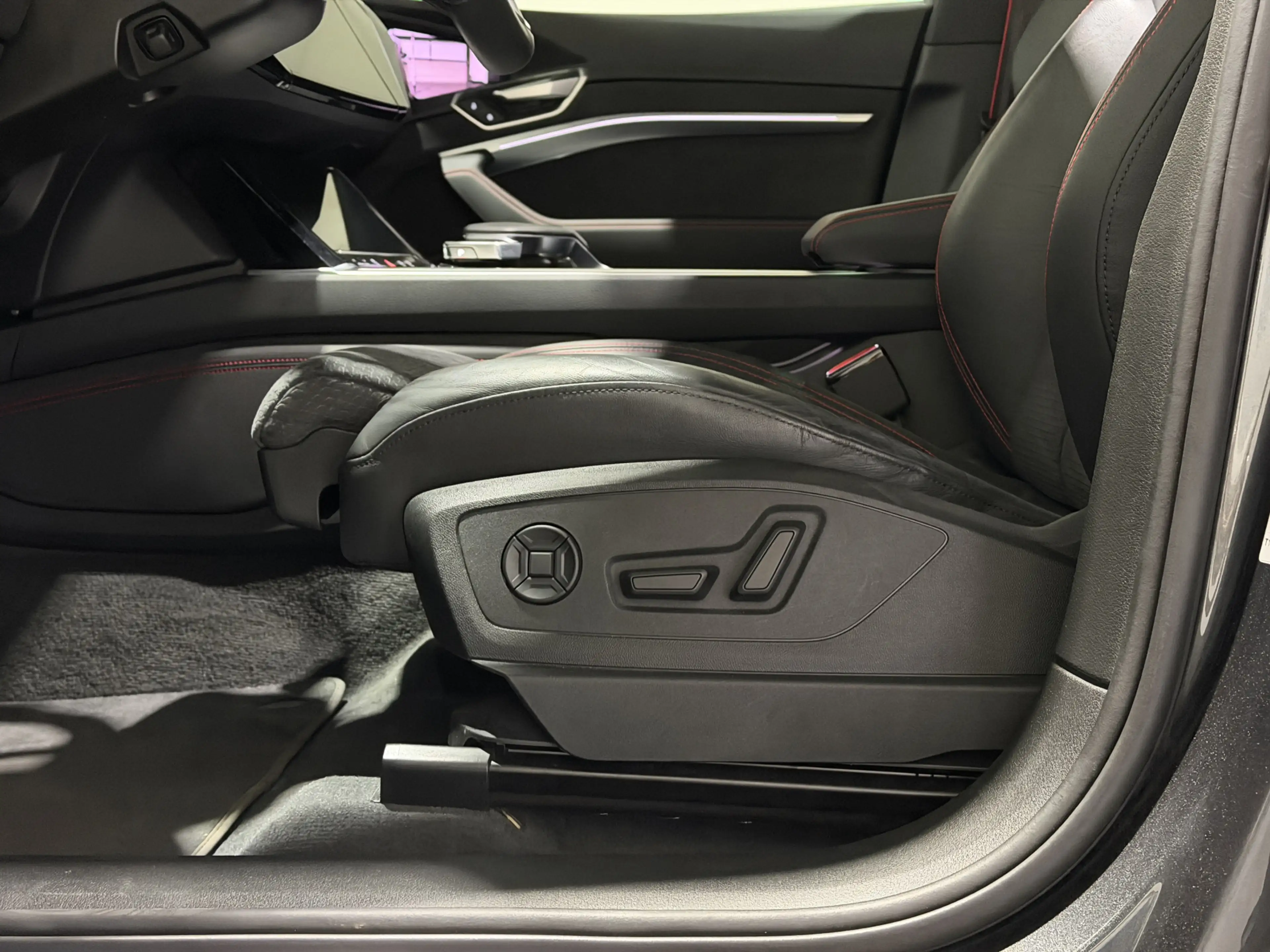 Audi Q8 e-tron Sportback 55 quattro S Edition 115 kWh | 22kW lade — photo 24