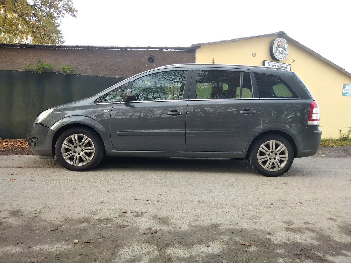 Opel Zafira Family Plus Gris - 1