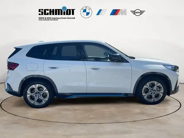 BMW Ix1 view 6