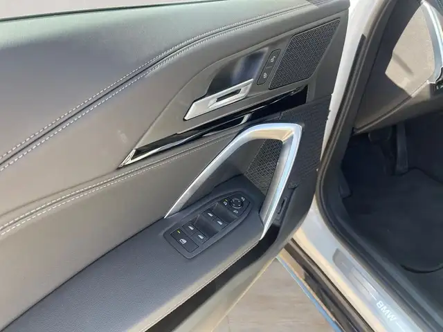 BMW Ix1 view 7