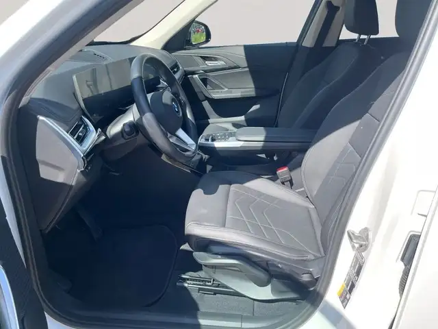 BMW Ix1 view 9
