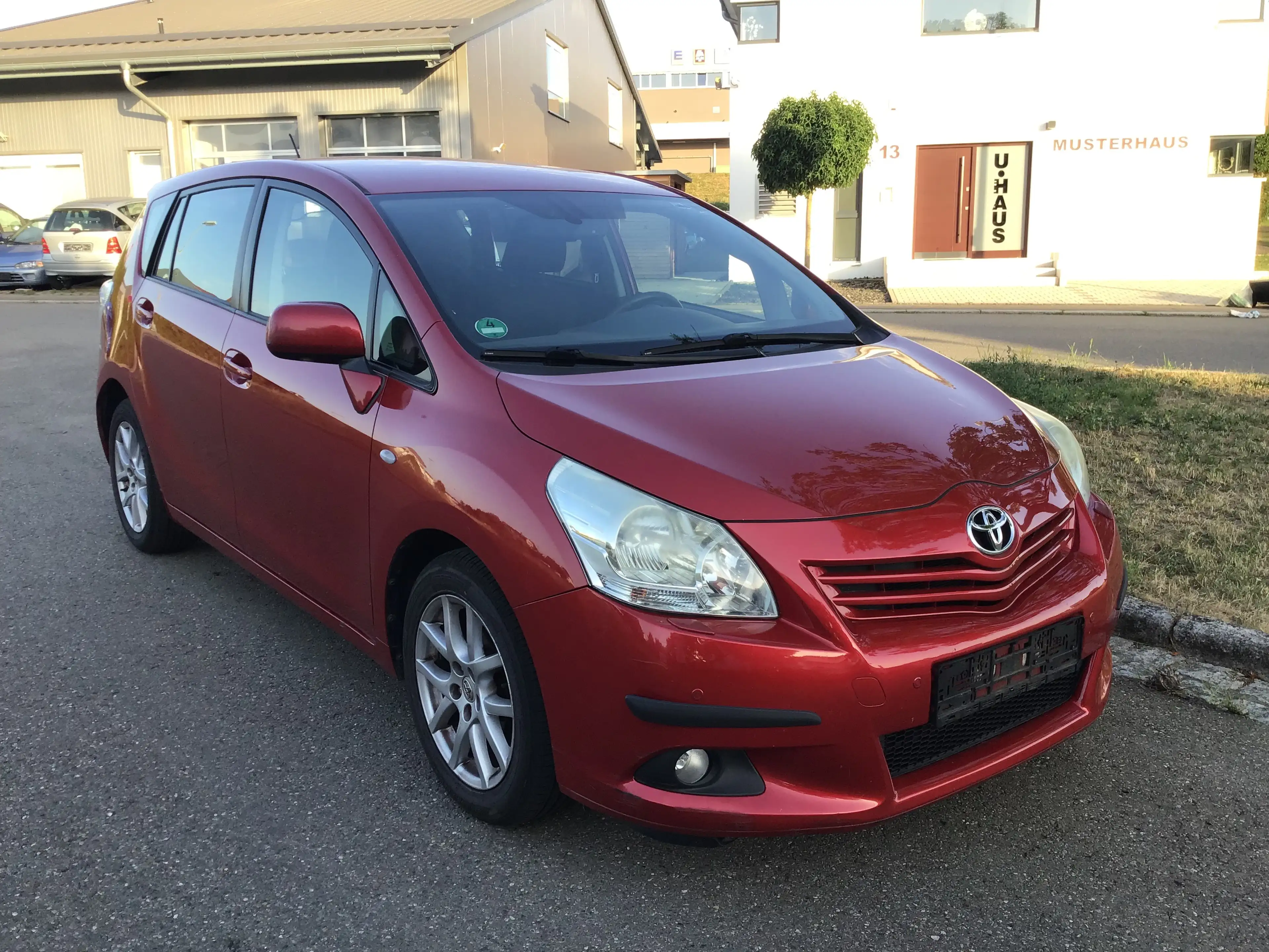 Toyota Verso Executive Kamera 7 Sitze 8-fach Tempomat Alu AHK… — photo 4