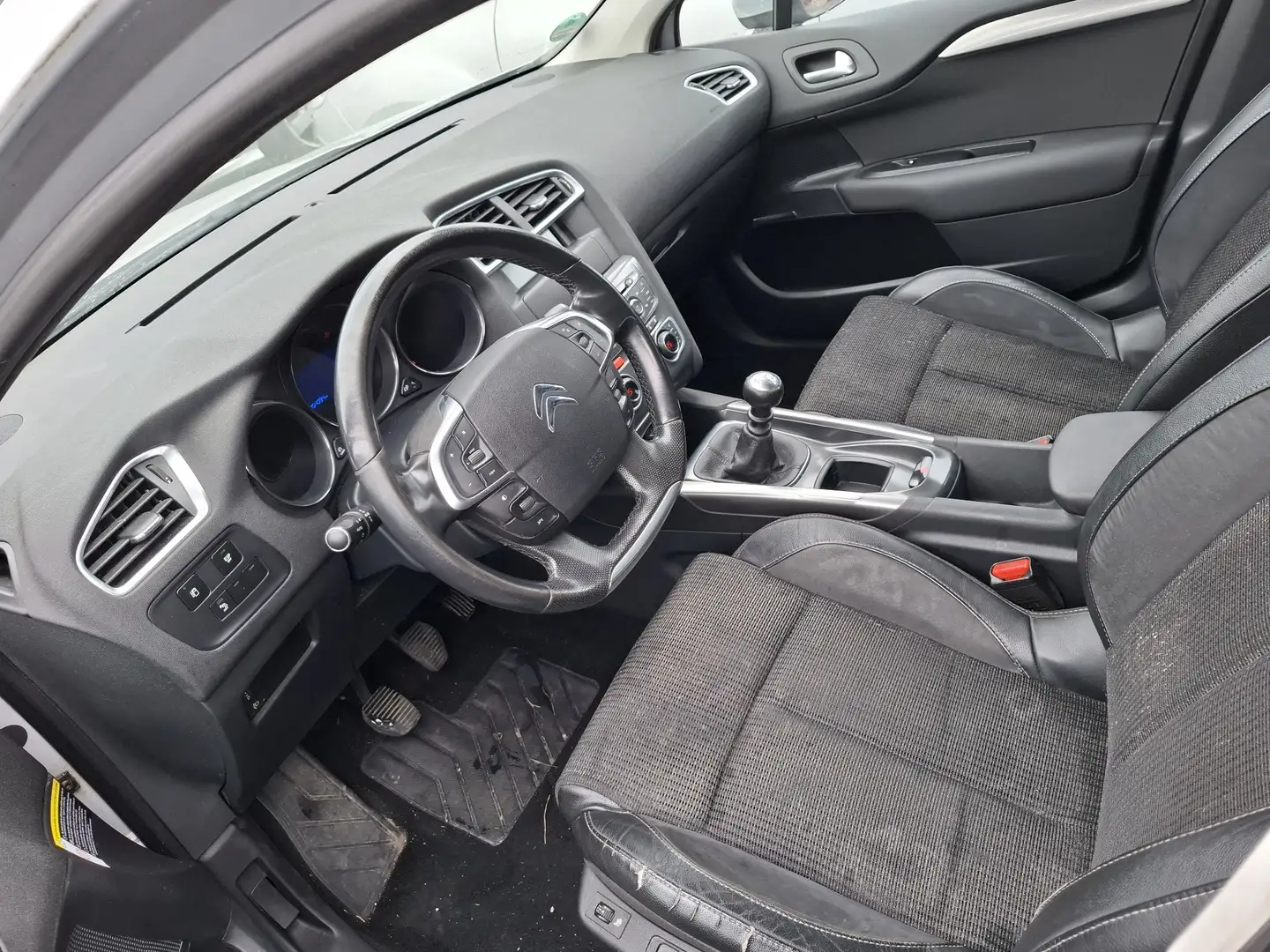 Citroen C4 e-HDi 110 Tendance - 1