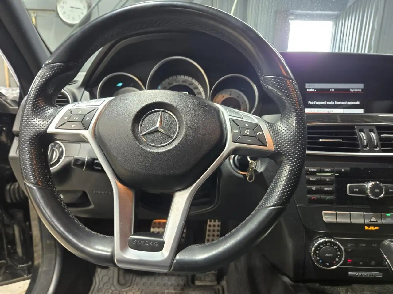 Mercedes-Benz C-Class снимка Mercedes-Benz C-Class