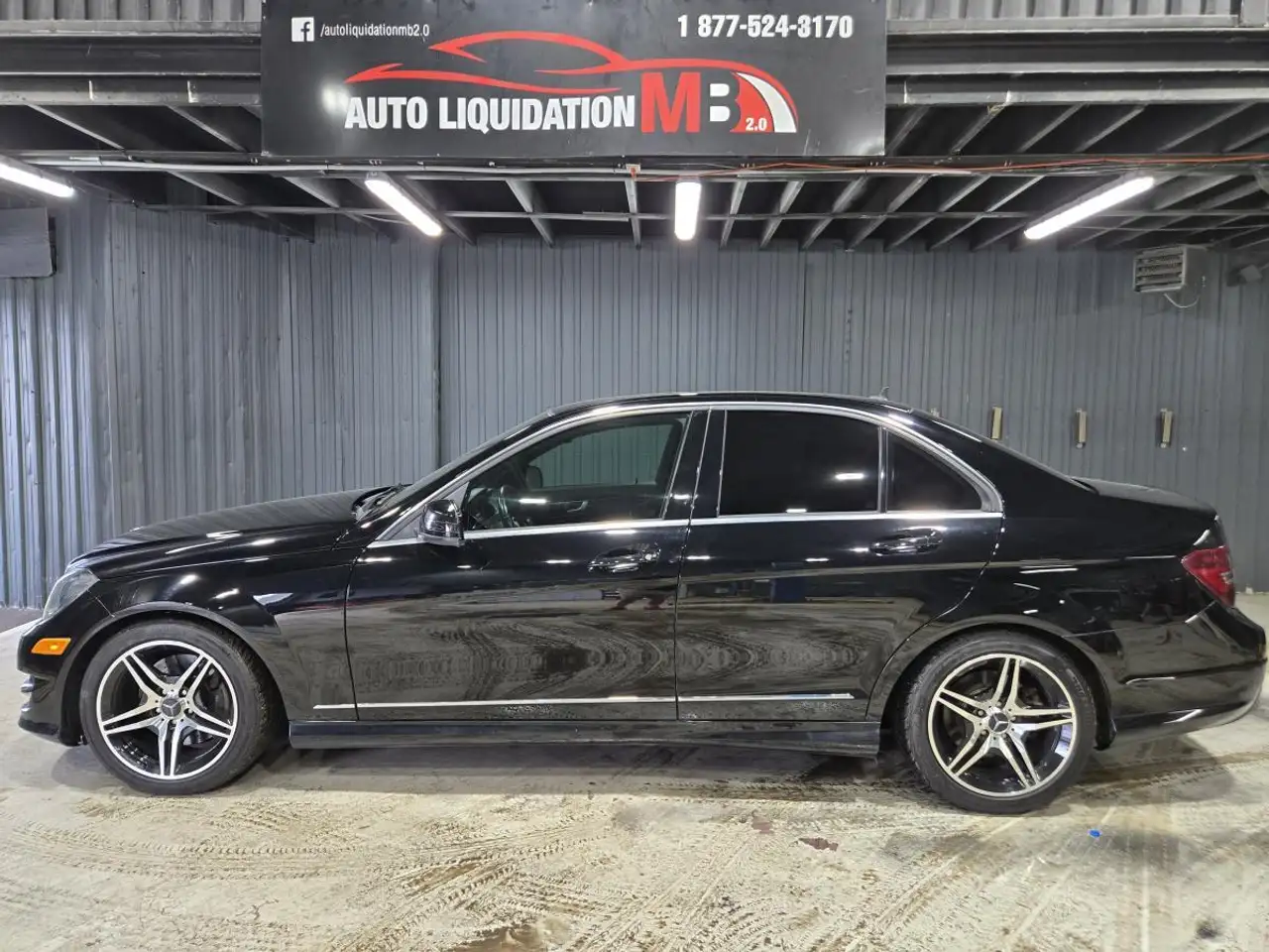 Mercedes-Benz C-Class снимка Mercedes-Benz C-Class
