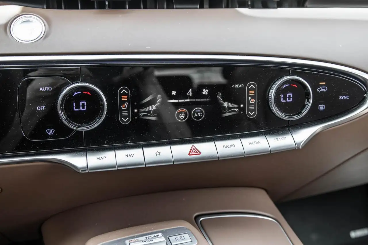 Genesis GV70 fotografie Genesis GV70