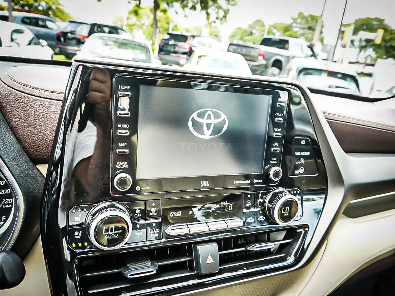 Toyota Highlander снимка Toyota Highlander