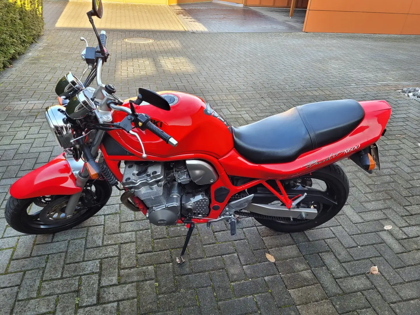 Suzuki GSF 600 Rosso - 1