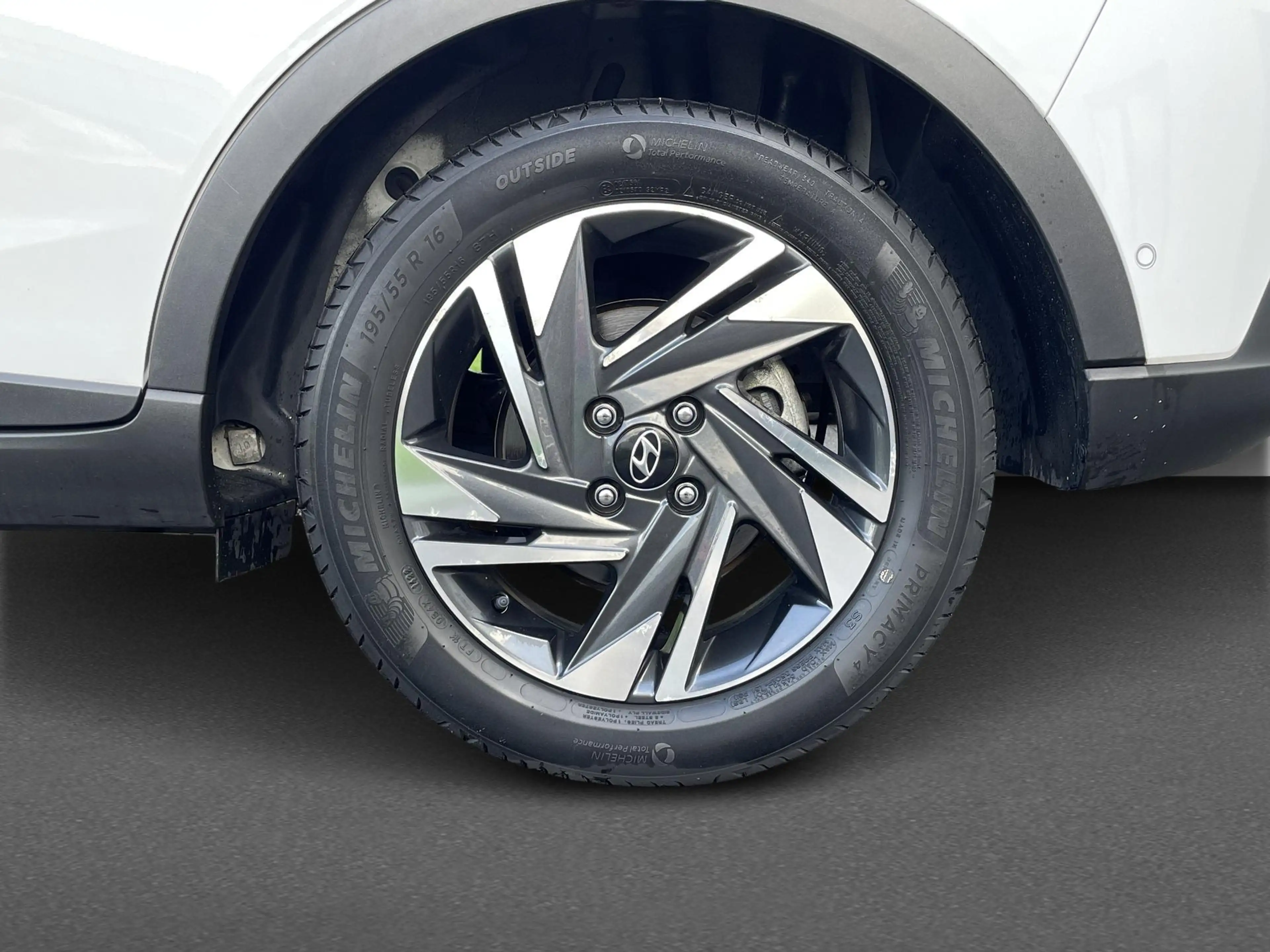 Hyundai BAYON 1.0 T-GDI Premium | Achteruitrij assistent | Alarm — photo 11