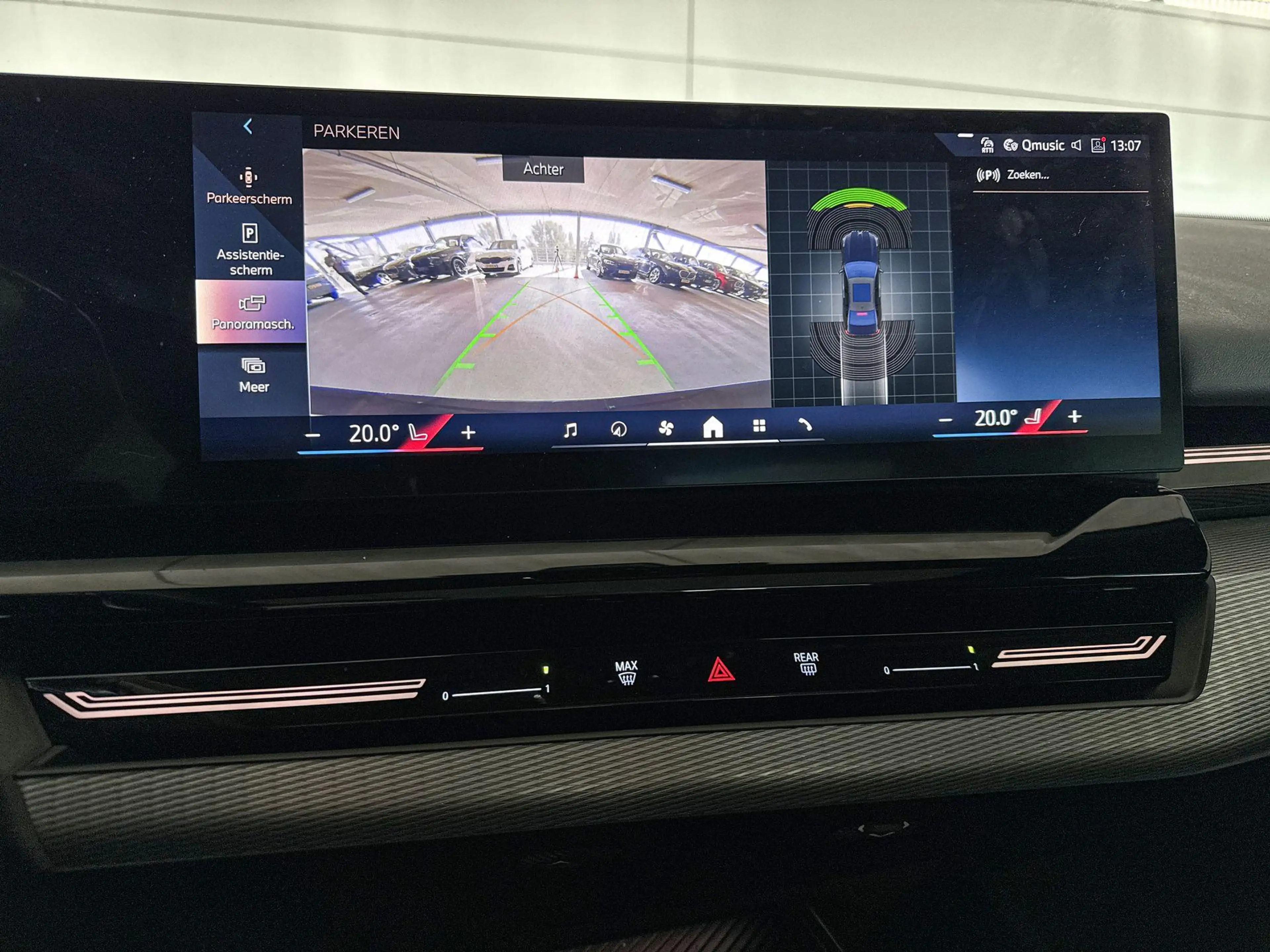BMW 520 5 Serie Sedan 520i M-Sport Pro — photo 14