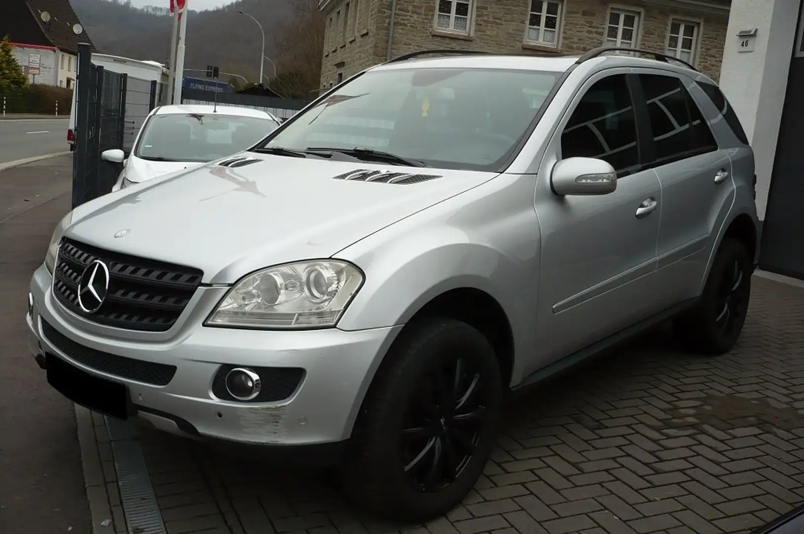 Mercedes-Benz ML 280 CDI 4Matic 7G-TRONIC DPF Navi Schiebedach Leder Silber - 2
