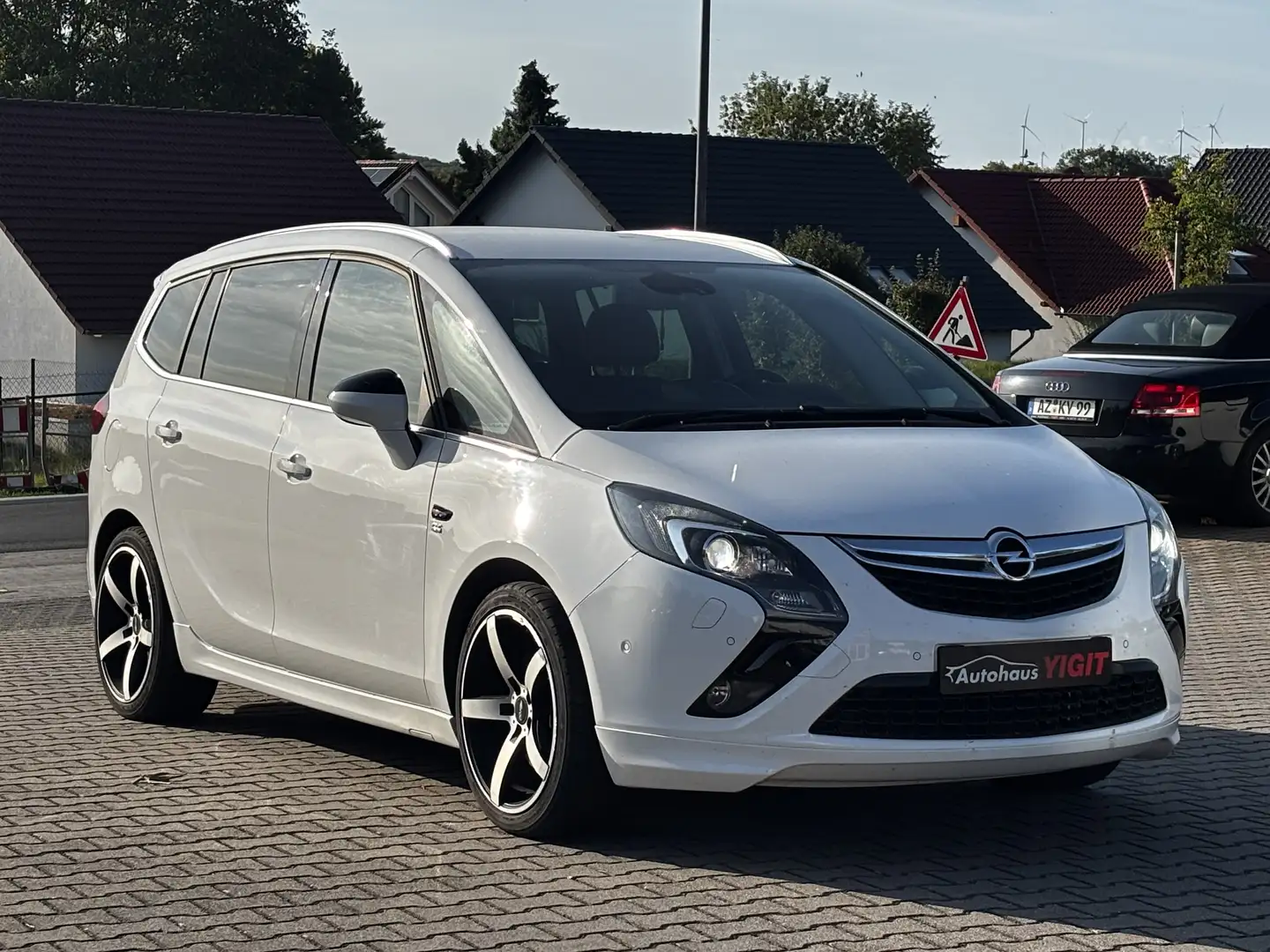 Opel Zafira Tourer OPC Innovation 7 Sitzer+Kamera+AHK+elektr. Sitze Blanc - 1