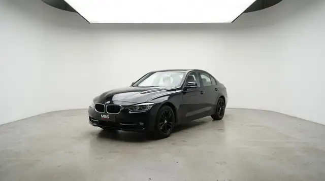 BMW 318 318i *Sport Line *CUIR *GPS *FEUX LED *CAPTEURS